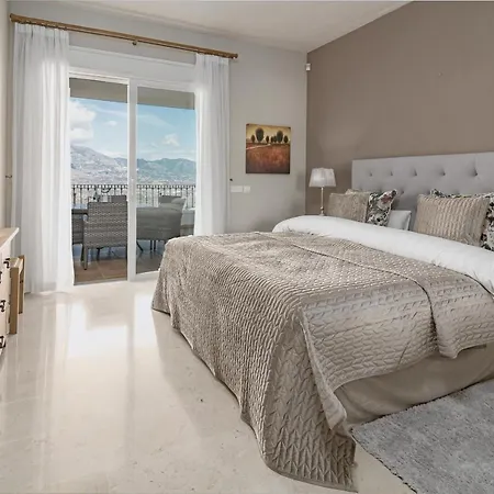 Panoramic Flat With Pool In - Ref 224